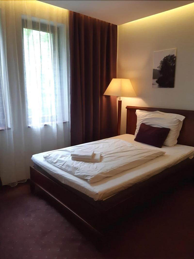 Hotel Park Avenue **** Piest'any Dış mekan fotoğraf