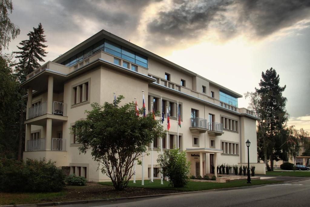 Hotel Park Avenue **** Piest'any Dış mekan fotoğraf