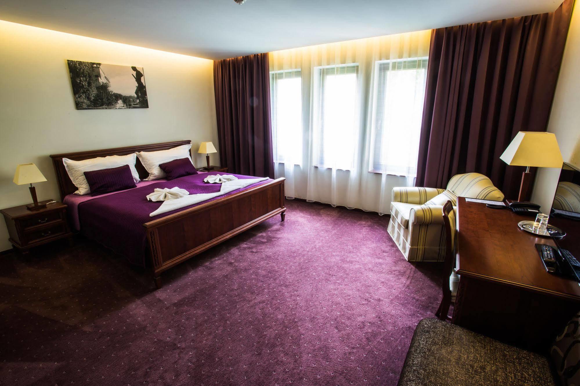 Hotel Park Avenue **** Piest'any Dış mekan fotoğraf
